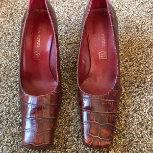 Shoes, heels